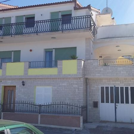 Apartment Karmen Трогир Екстериор снимка