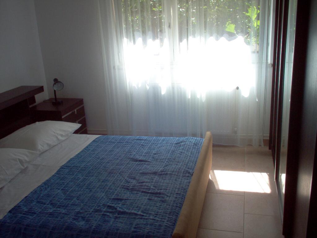 Apartment Karmen Трогир Стая снимка