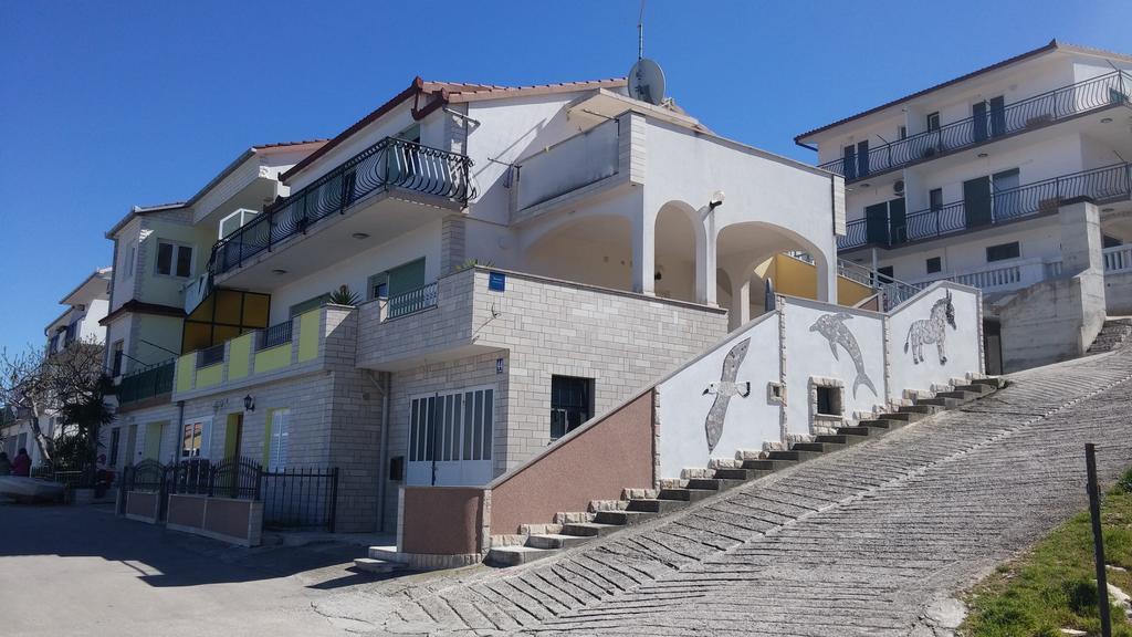 Apartment Karmen Трогир Екстериор снимка