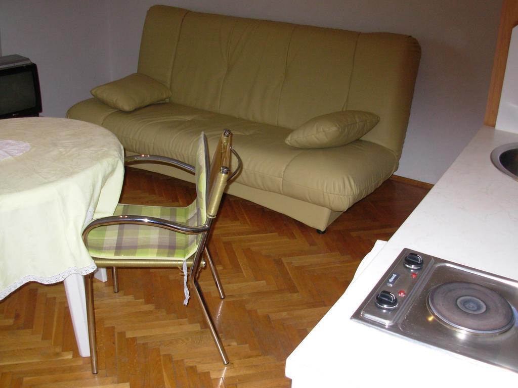 Apartment Karmen Трогир Стая снимка