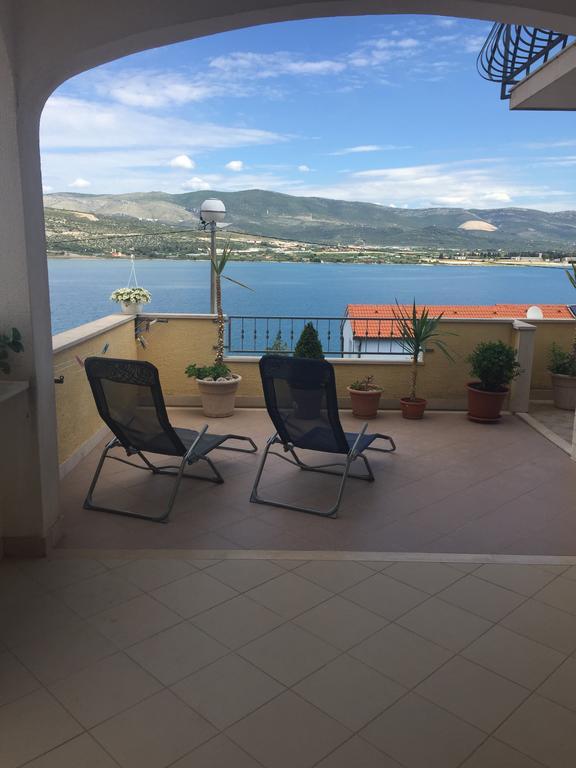 Apartment Karmen Трогир Екстериор снимка