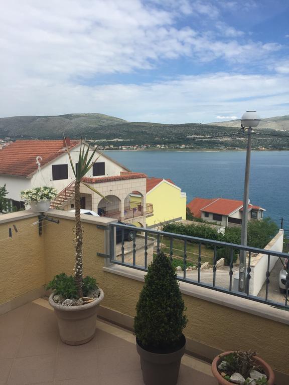 Apartment Karmen Трогир Екстериор снимка
