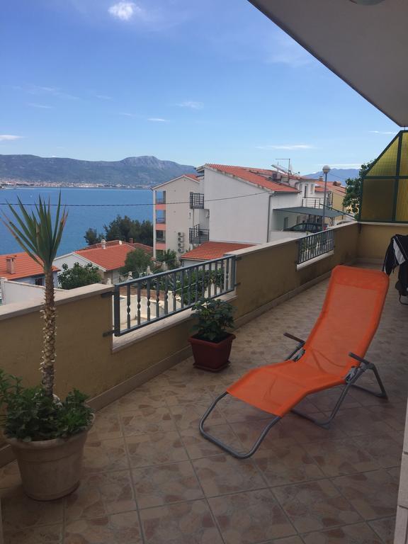 Apartment Karmen Трогир Екстериор снимка